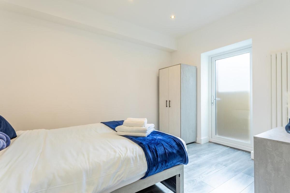 דירות לונדון Stylish 2-Bed Flat In The Heart Of West Hampstead מראה חיצוני תמונה