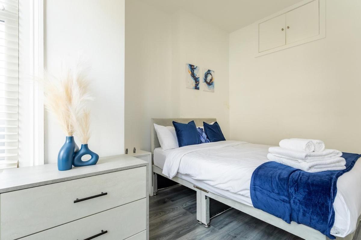 דירות לונדון Stylish 2-Bed Flat In The Heart Of West Hampstead מראה חיצוני תמונה